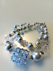 Hand made Bracelet with pearls and Swarovski crystals